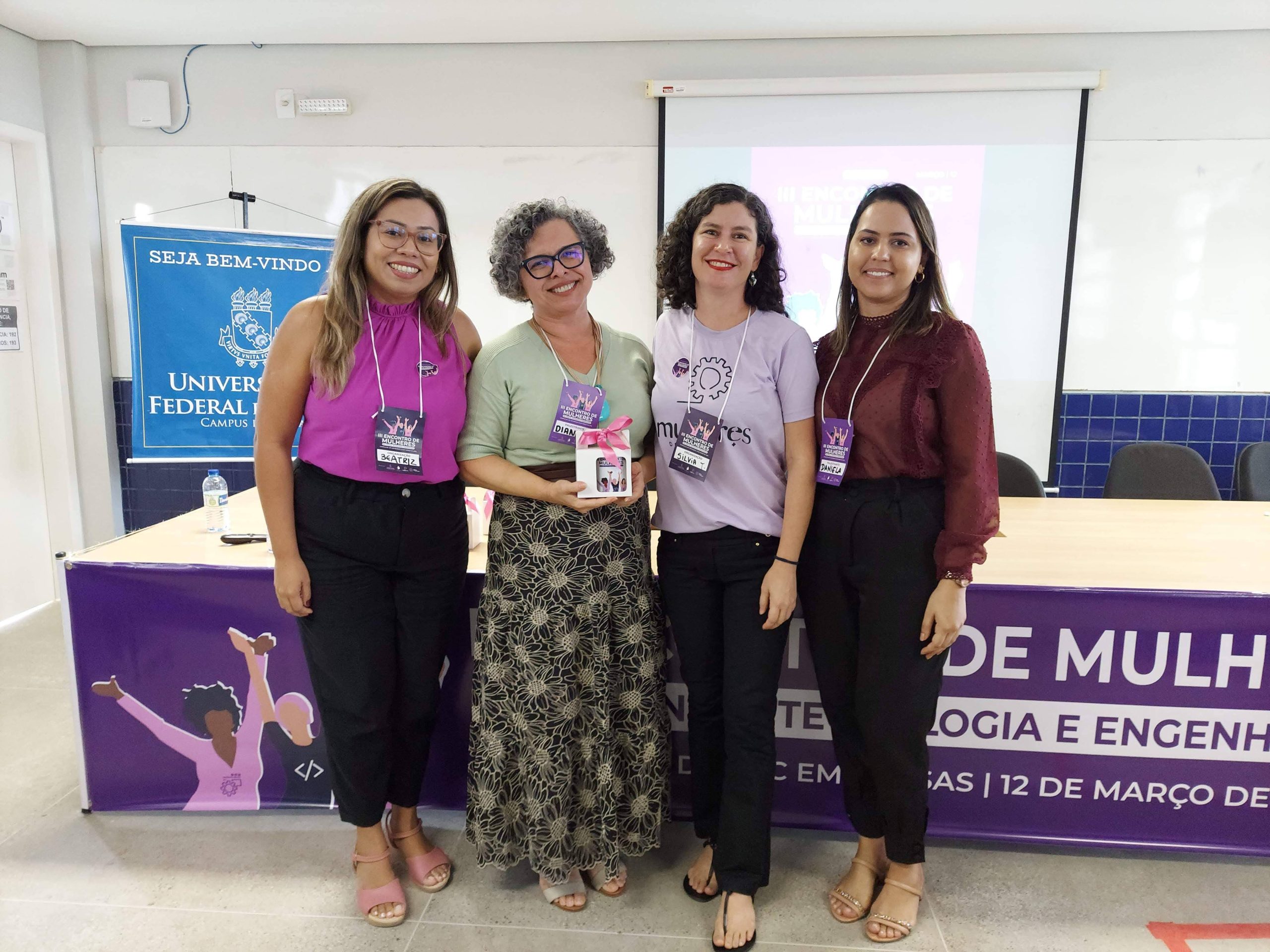 Encontro de mulheres na tecnologia e engenharia Profas. e Vice-Reitora